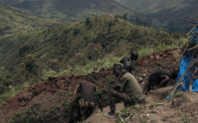 File photo of FARDC (Armed Forces of the DRC) soldiers at a frontline position above the M23 rebel-controlled town of Kibirizi in eastern Democratic Republic of Congo taken May 14, 2024. © Alexis Huguet, AFP